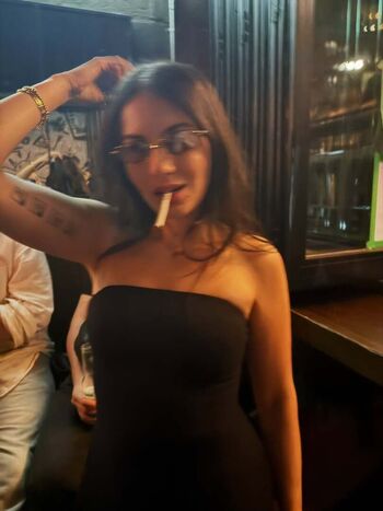 Full leaked Farohreacts private onlyfans photo