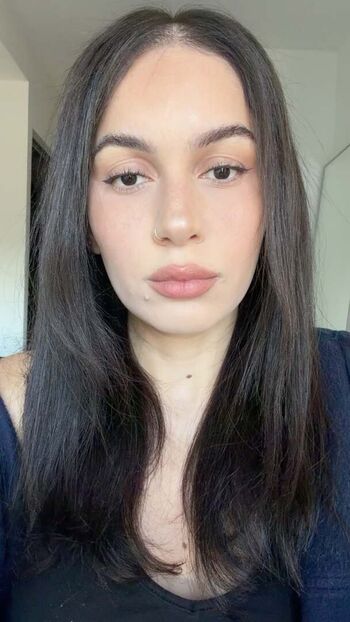 Full leaked Farohreacts private onlyfans photo