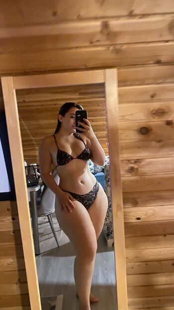 Full leaked Fatmaakonca private onlyfans photo