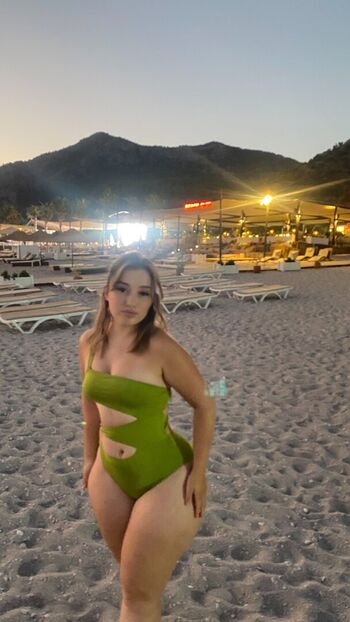 Full leaked Fatmaakonca private onlyfans photo