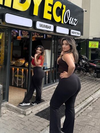 Full leaked Fatmaakonca private onlyfans photo