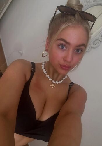 Full leaked Fayehanson private onlyfans photo