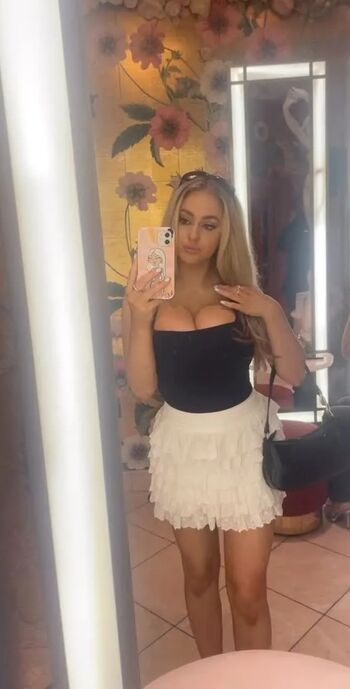 Full leaked Fayehanson private onlyfans photo