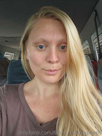 Full leaked Fefeesfannypeeps private onlyfans photo