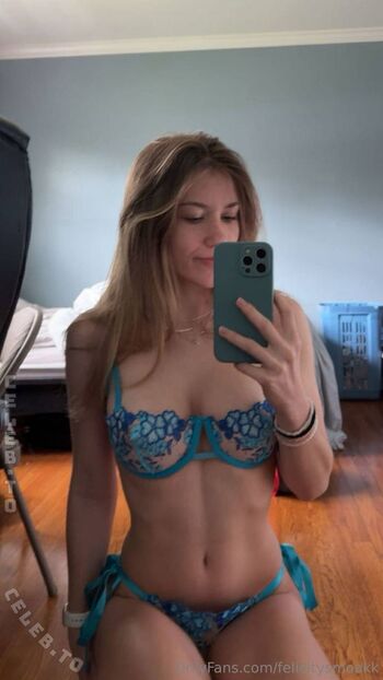 Full leaked Felicity smoak private onlyfans photo