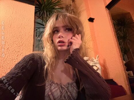 Full leaked Felinenyaa private onlyfans photo