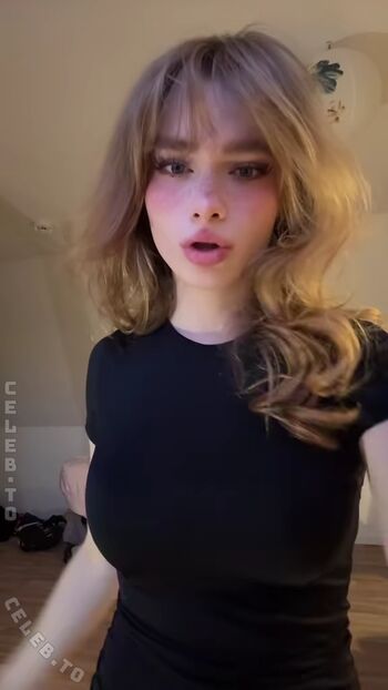 Full leaked Felinenyaa private onlyfans photo