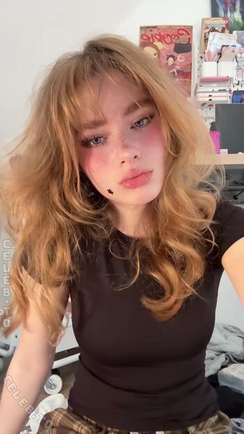 Full leaked Felinenyaa private onlyfans photo