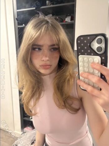 Full leaked Felinenyaa private onlyfans photo