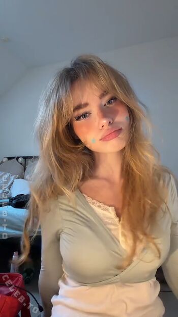 Full leaked Felinenyaa private onlyfans photo