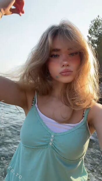 Full leaked Felinenyaa private onlyfans photo