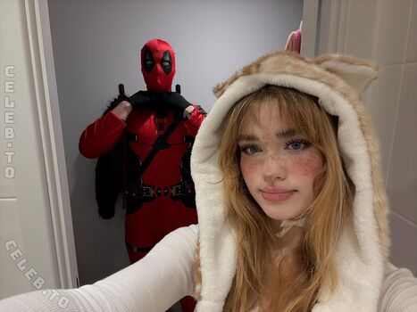 Full leaked Felinenyaa private onlyfans photo