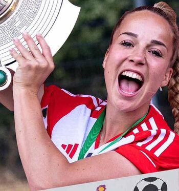 Full leaked Female football page private onlyfans photo
