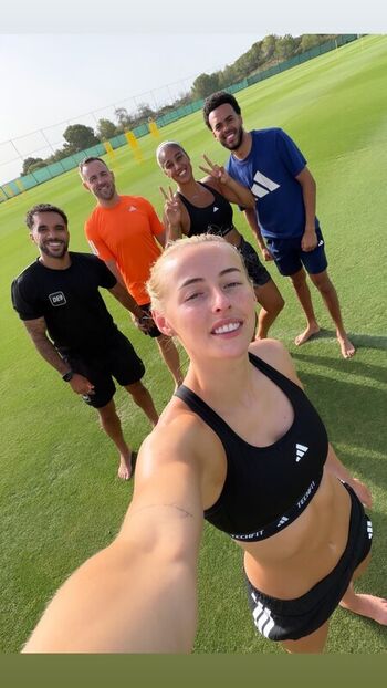 Full leaked Female football page private onlyfans photo