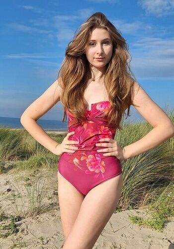 Full leaked Fenne model holland page private onlyfans photo
