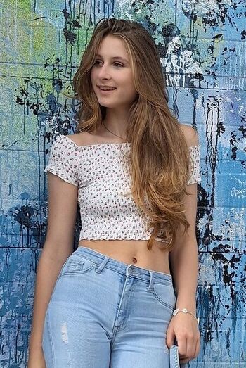 Full leaked Fenne model holland page private onlyfans photo