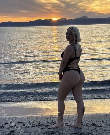 Full leaked Fenni private onlyfans photo