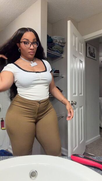 Full leaked Fineshitseni private onlyfans photo