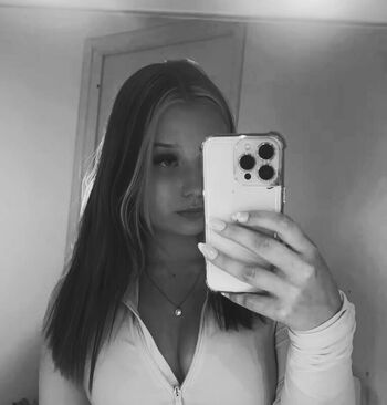 Full leaked Finnish girls private onlyfans photo