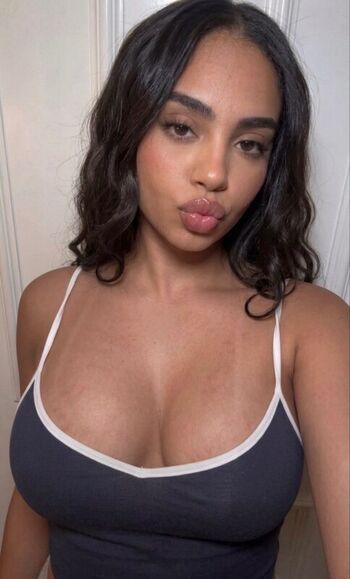 Full leaked Iluvmeww/ private onlyfans photo