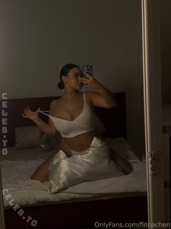 Full leaked Fionachen private onlyfans photo