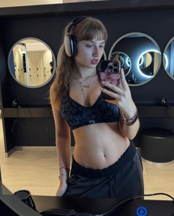 Full leaked Fitbyalx private onlyfans photo