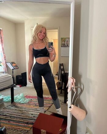 Full leaked Fitmonlee private onlyfans photo