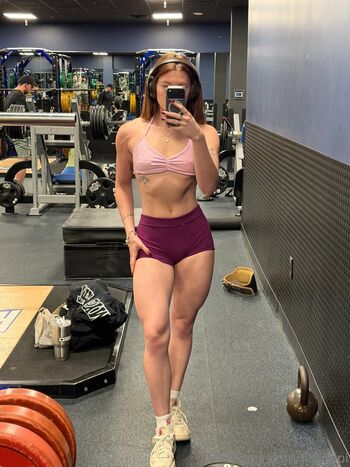 Full leaked Fitpoppi private onlyfans photo