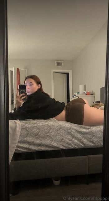 Full leaked Fitpoppi private onlyfans photo