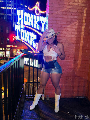 Full leaked Fitthick private onlyfans photo