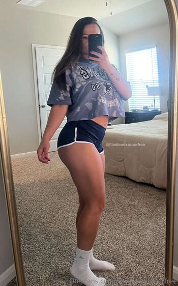 Full leaked Fitwifenextdoor private onlyfans photo