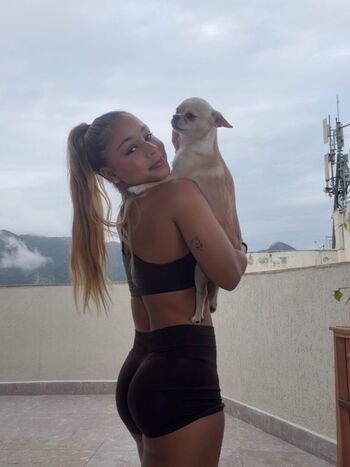 Flávia Saraiva