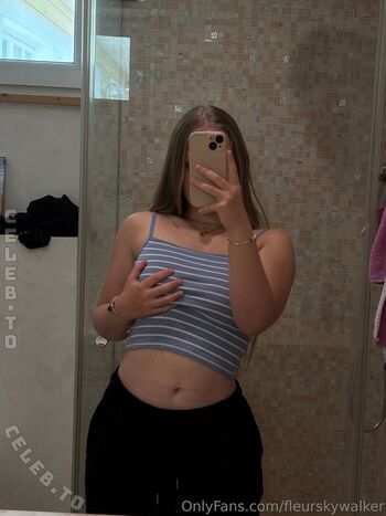 Full leaked Fleurskywalker page private onlyfans photo