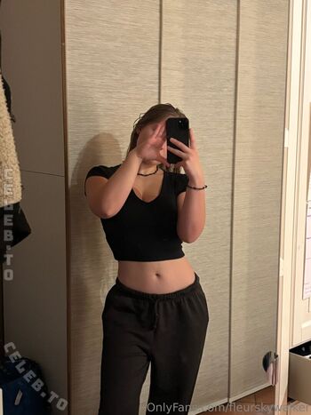 Full leaked Fleurskywalker private onlyfans photo