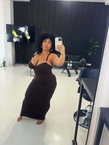 Full leaked Forevercurlybri private onlyfans photo