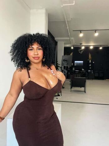 Full leaked Forevercurlybri private onlyfans photo