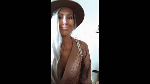 Full leaked Foxyboots private onlyfans photo