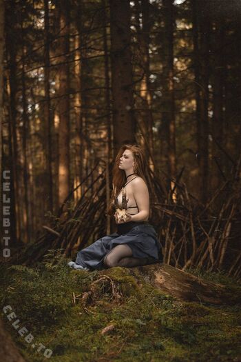 Full leaked Foxydirndl private onlyfans photo
