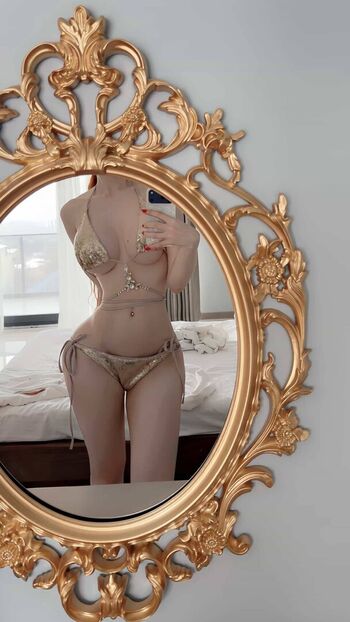 Full leaked Fraaoula private onlyfans photo