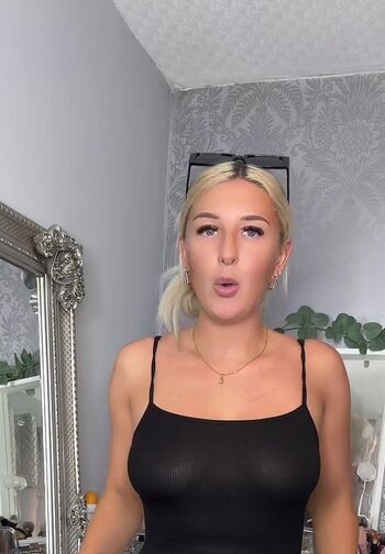 Full leaked Francescalouisefx private onlyfans photo