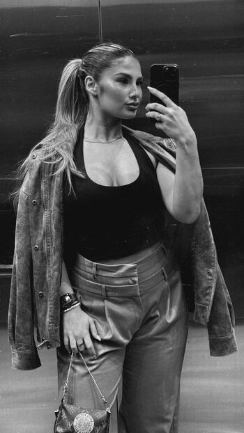 Full leaked Frankie b page private onlyfans photo