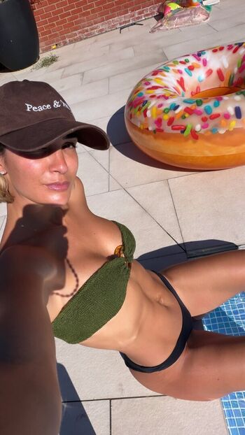Full leaked Frankie bridge page private onlyfans photo