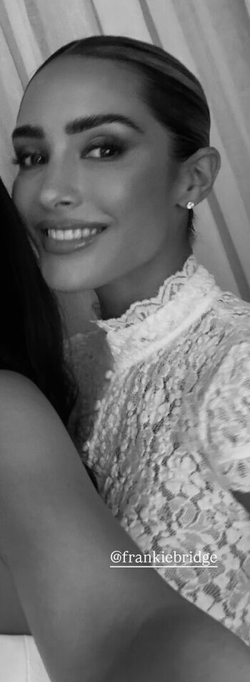 Full leaked Frankie bridge page private onlyfans photo