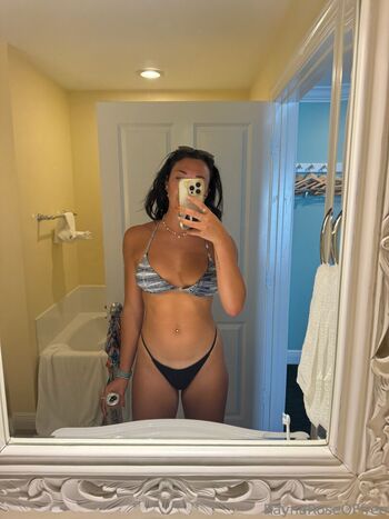 Full leaked Freeraynarose private onlyfans photo
