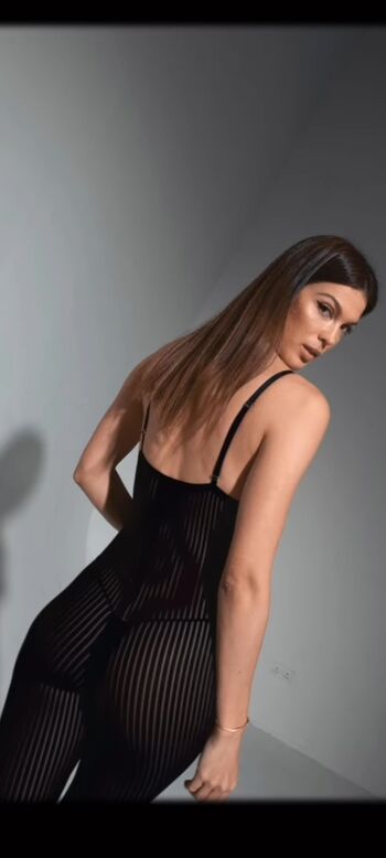 Full leaked French celebrities only singer private onlyfans photo