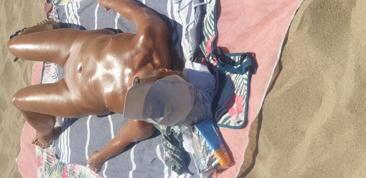 Full leaked Friends on the beach private onlyfans photo