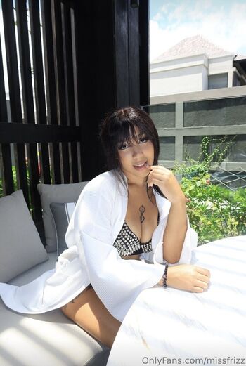 Full leaked Frizzylifts private onlyfans photo