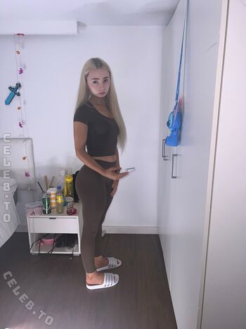 Full leaked Frostyworldbaby  page private onlyfans photo