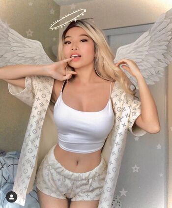 Full leaked Fruitypoppin private onlyfans photo