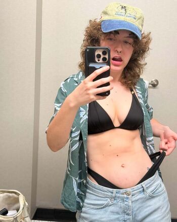 Full leaked Funkyfrogbait private onlyfans photo